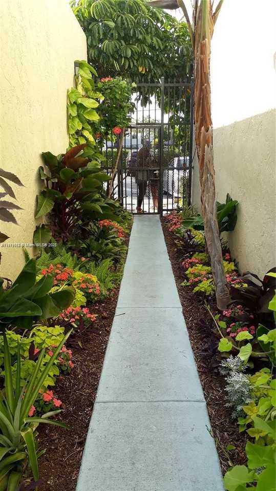 16851 Ne 23rd Ave #16851A216 - Photo 2 of 20