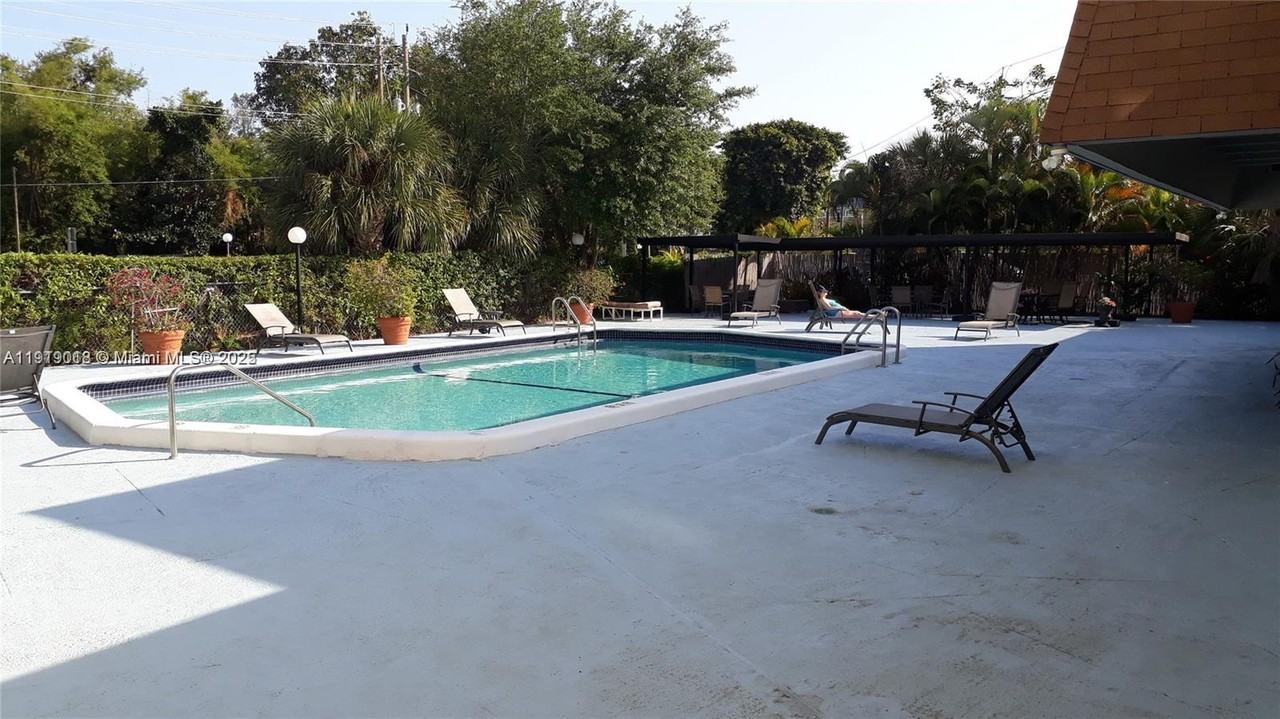 16851 Ne 23rd Ave #16851A216 - Photo 5 of 20