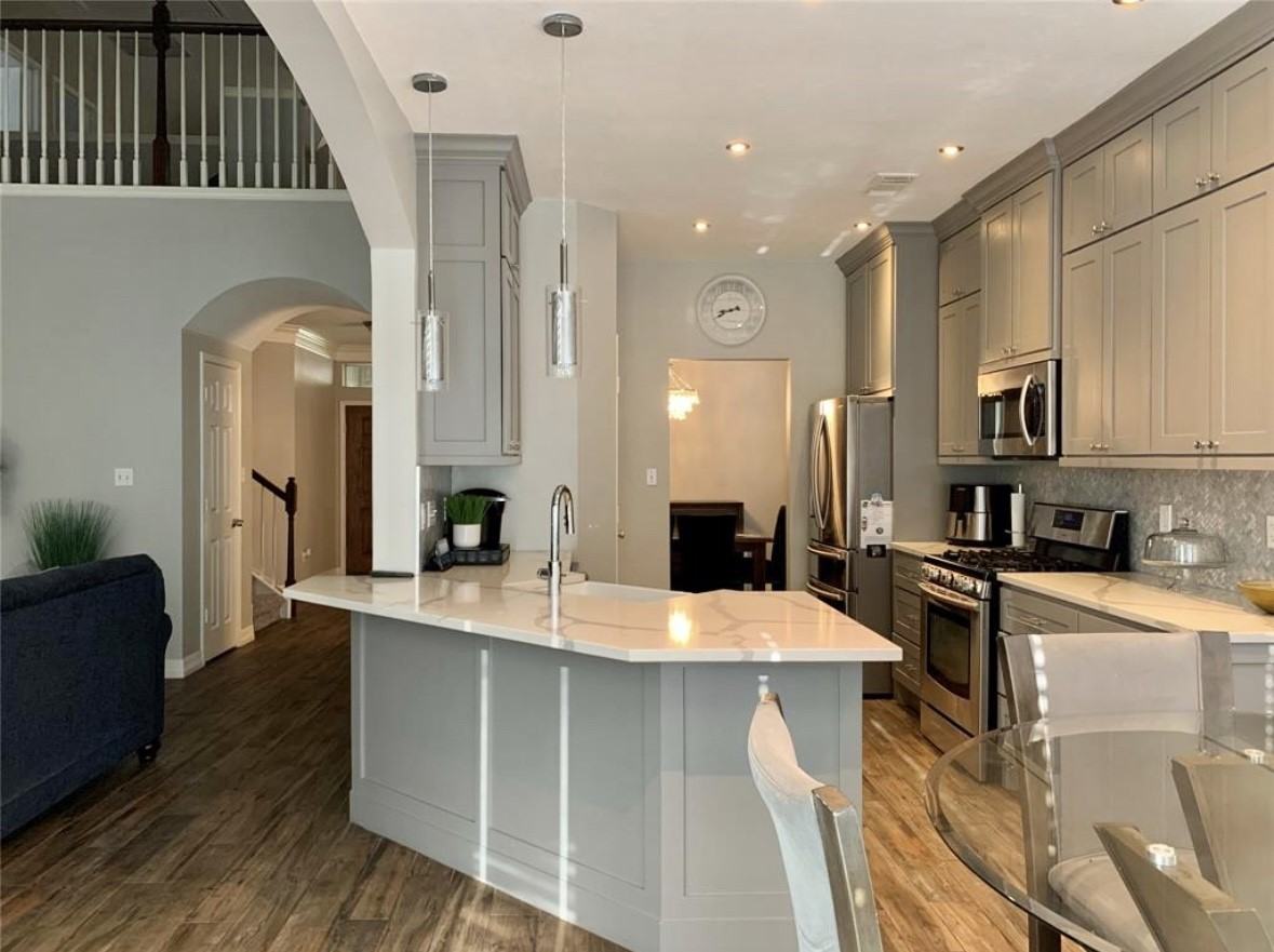 10918 South Falls Terrace #10918 - Photo 4 of 20