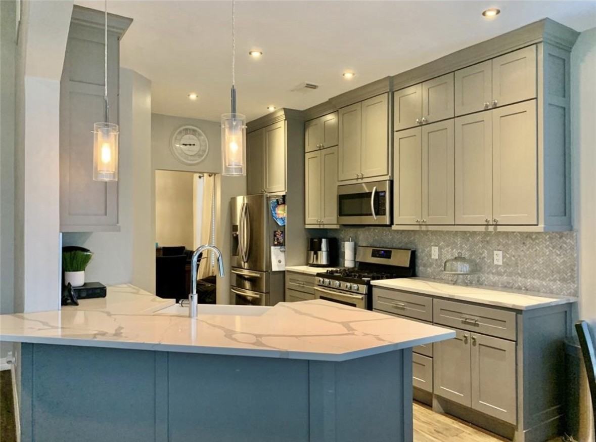 10918 South Falls Terrace #10918 - Photo 7 of 20