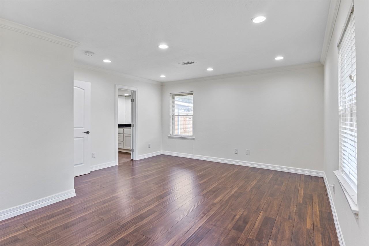 1918 Crestdale Dr #1918 - Photo 5 of 35