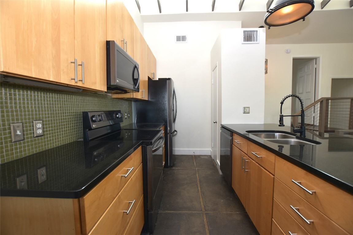 2202 Trailside Drive #2202A - Photo 3 of 27