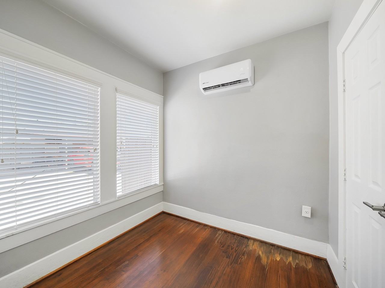 2411 Dunlavy St #2411-1 - Photo 3 of 14