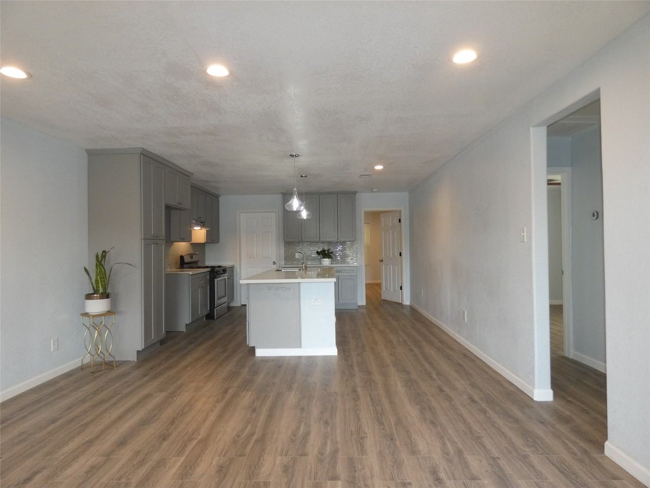 8215 Canyon St #8215 - Photo 5 of 15