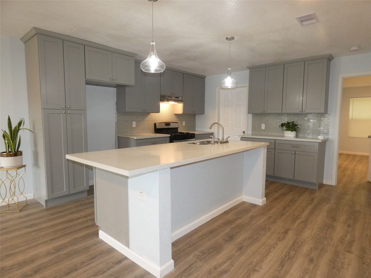 8215 Canyon St #8215 - Photo 7 of 15