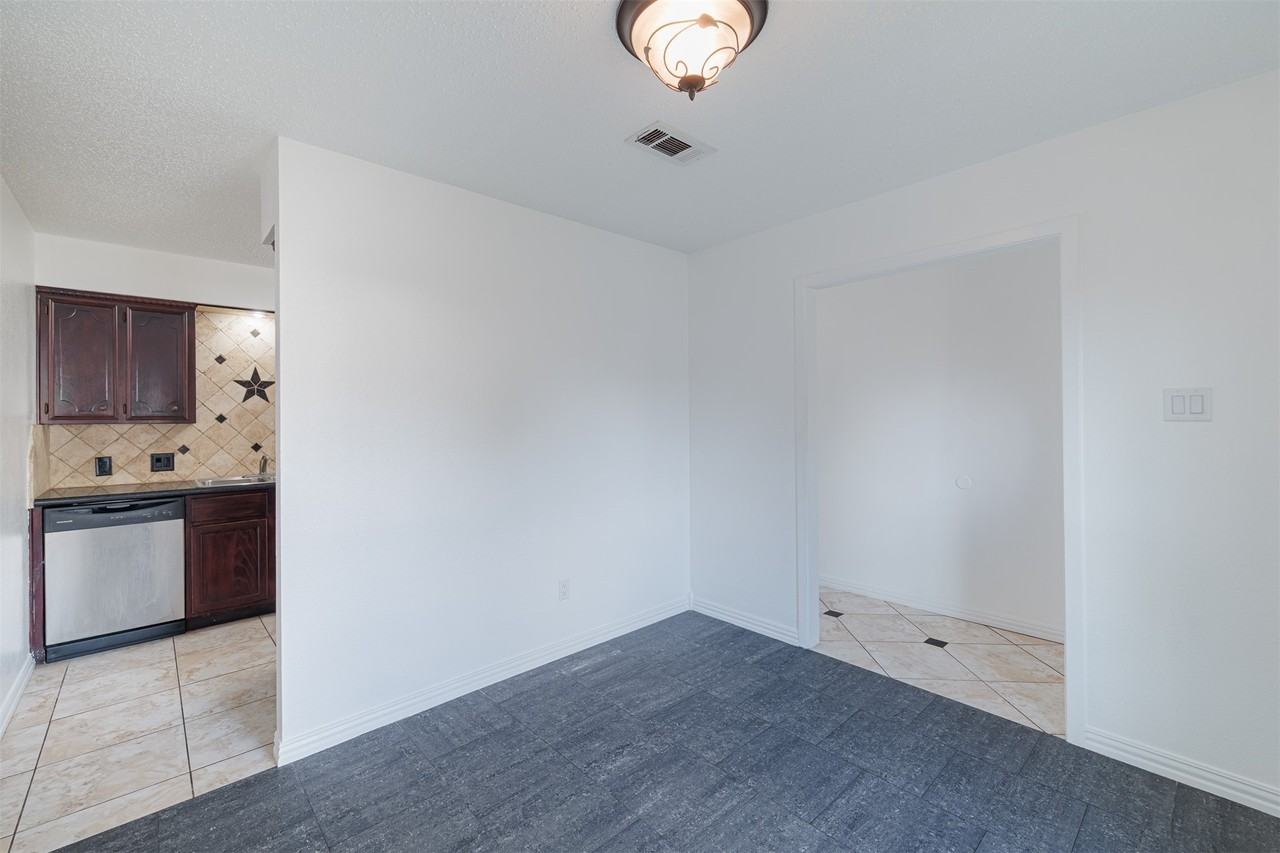 1615 Junker St #1615 - Photo 3 of 16