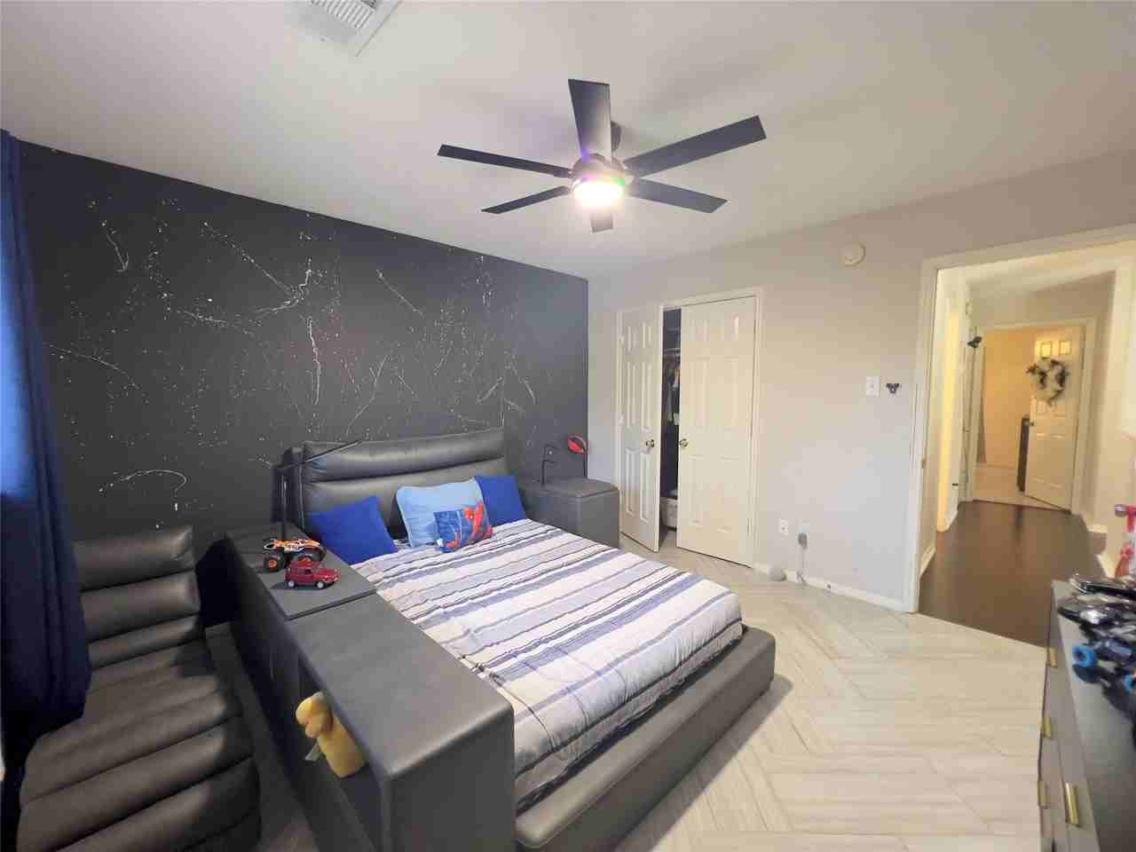 10503 Desert Springs Cir #10503 - Photo 2 of 43