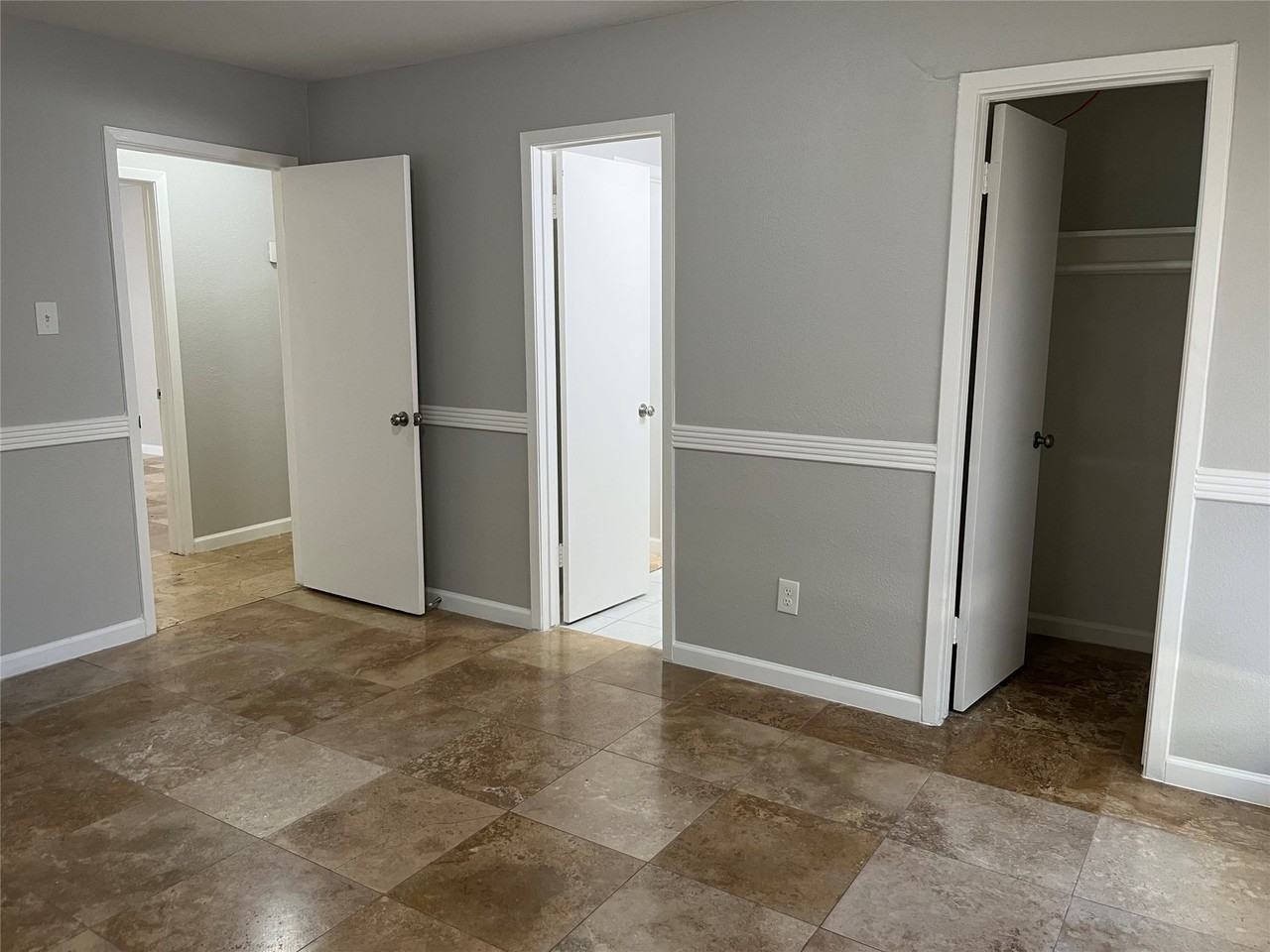 2402 Fawnwood Lane #2402 - Photo 2 of 25