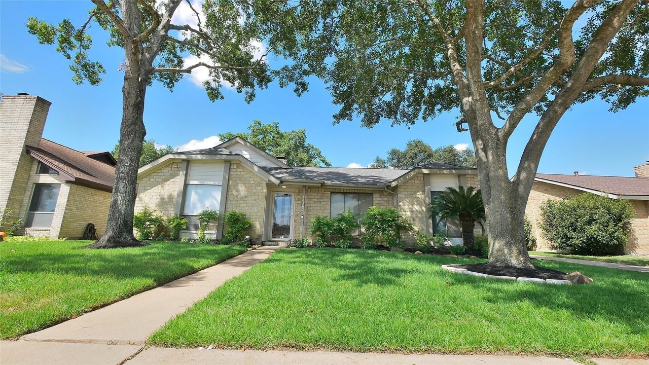 21626 Park Tree Lane #21626 - Photo 5 of 28