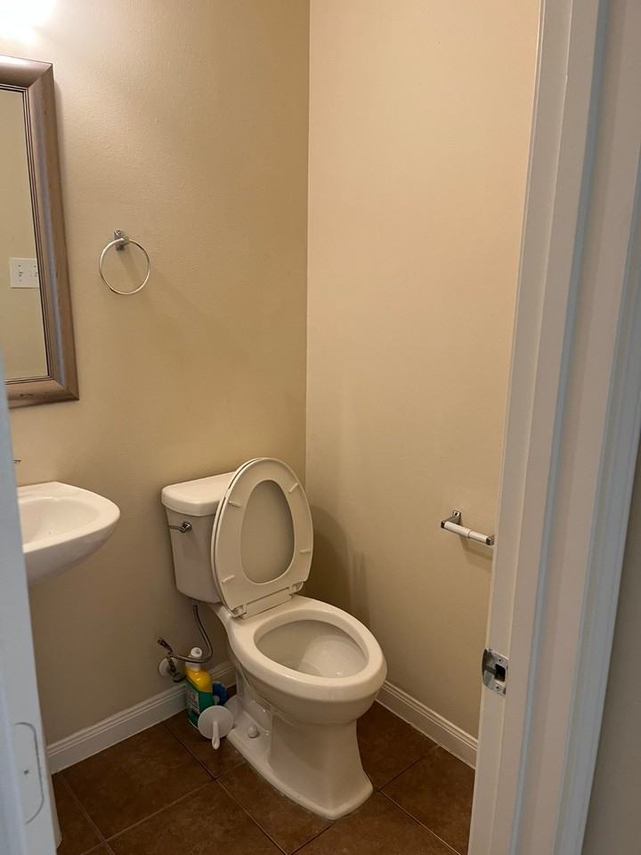 21650 Falvelsunset Ct #21650 - Photo 7 of 47