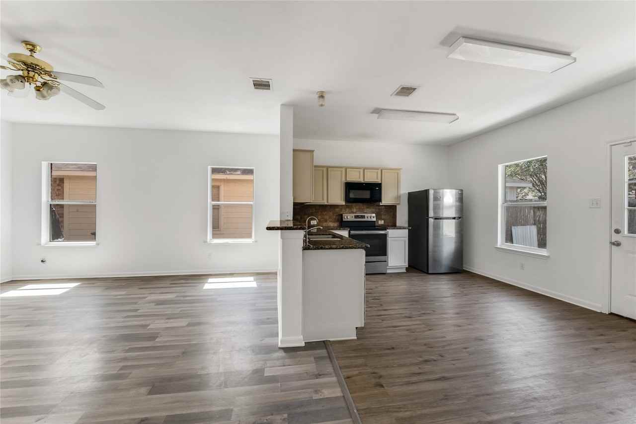 7415 Kransburg Ranch Drive #7415 - Photo 5 of 30