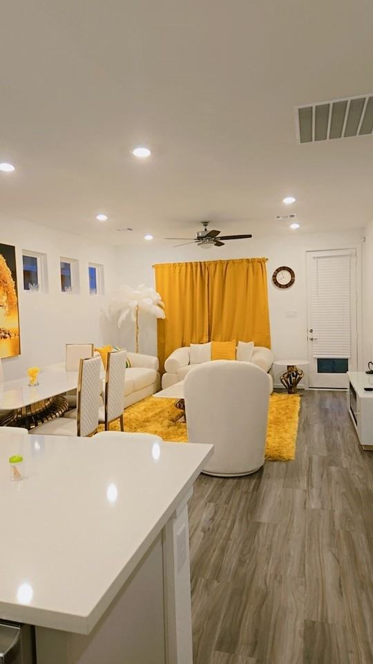 7122 Clearwater Cove Dr #7122 - Photo 3 of 10