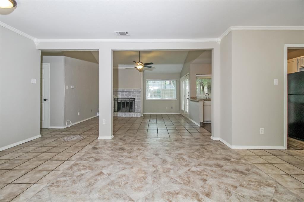 405 Lone Oak Court #405 - Photo 2 of 15