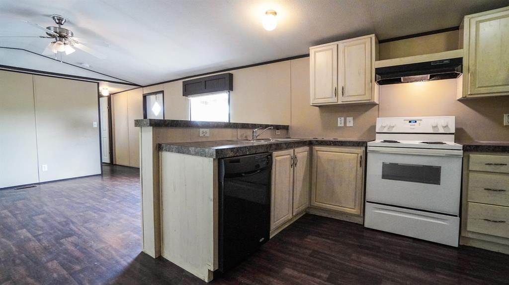 1104 N King Rd #1104 - Photo 2 of 15