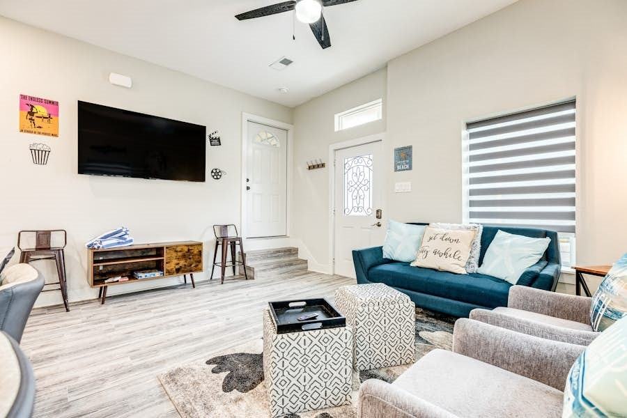 2827 Avenue Q #2827A - Photo 7 of 8