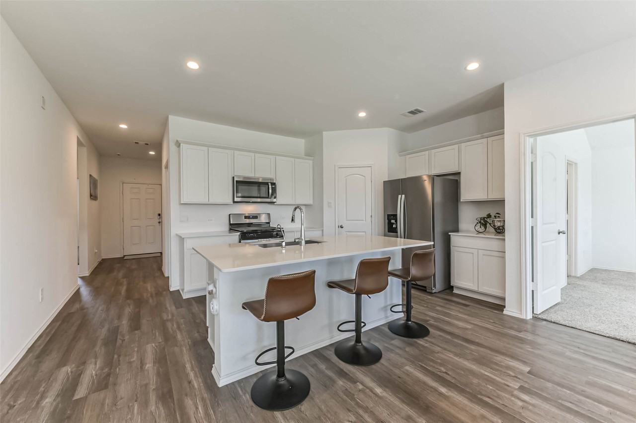 712 Brazos Trl #712 - Photo 2 of 22