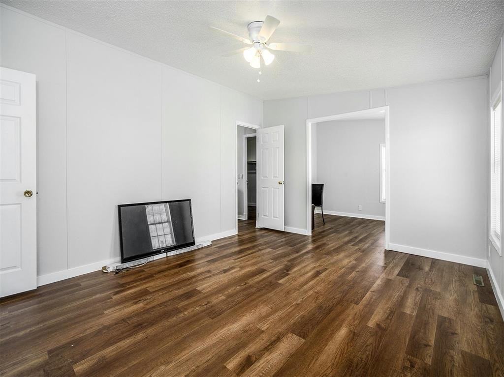 9558 Diamond Ave #9558 - Photo 3 of 17