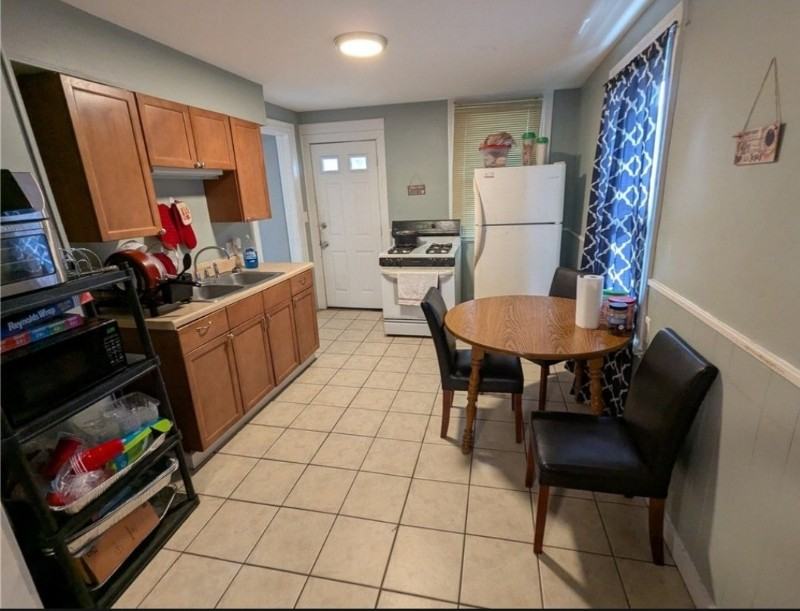 197 Brooks Ave - Photo 2 of 5