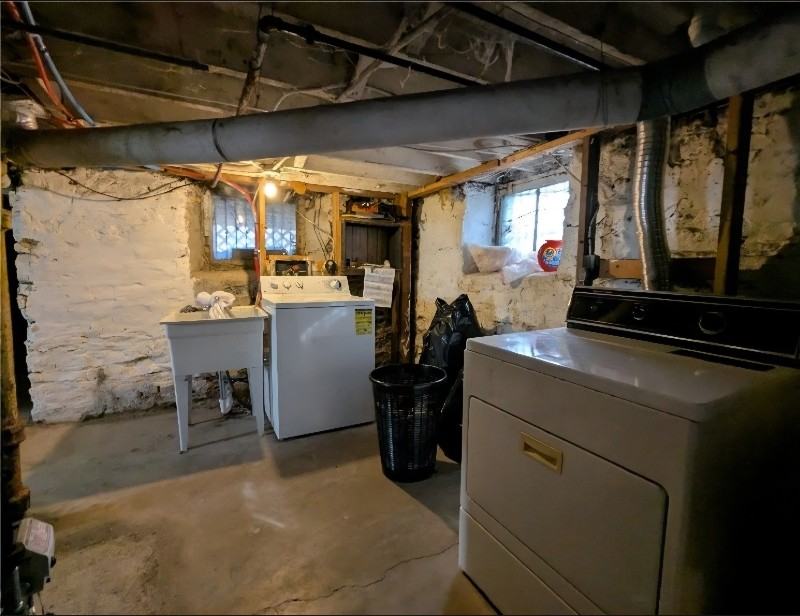 197 Brooks Ave - Photo 4 of 5