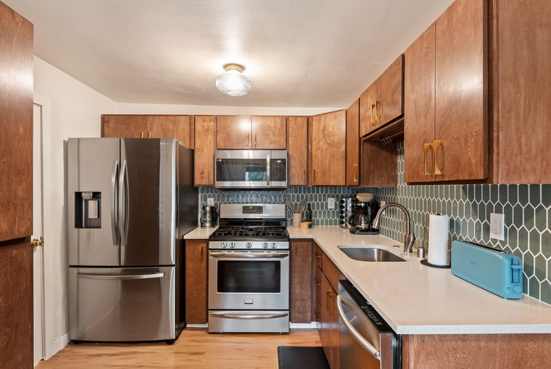 14004 Southeast River Road - Photo 5 of 20