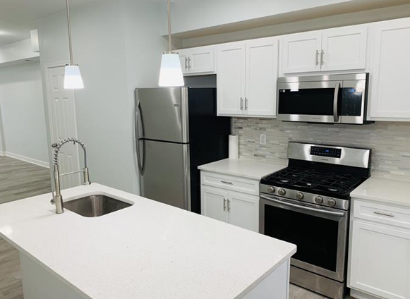 82 N Lakewood Ave - Photo 3 of 9