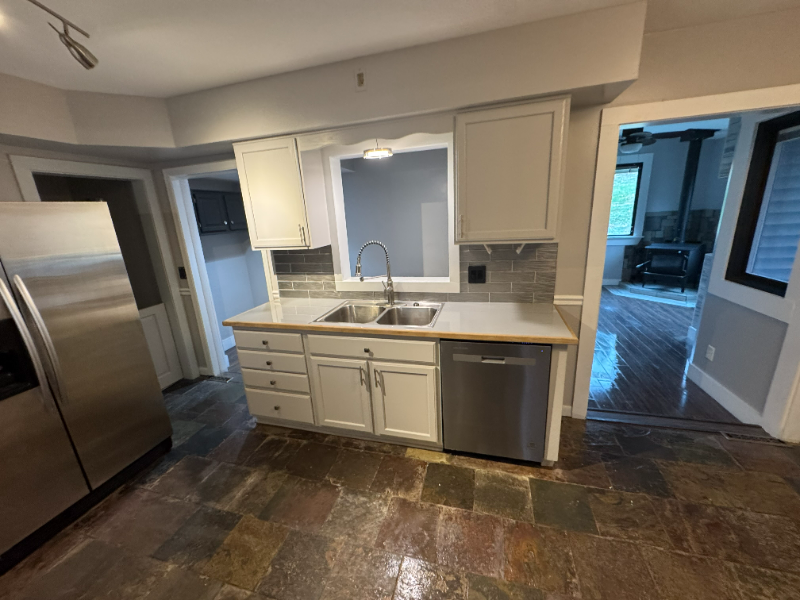 830 25th St - Photo 5 of 20