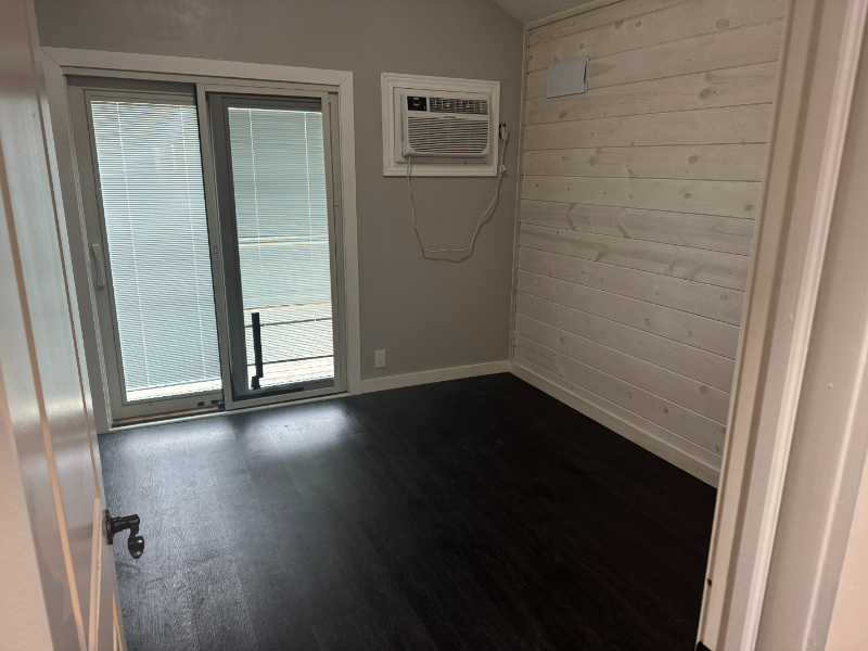 830 25th St - Photo 7 of 20