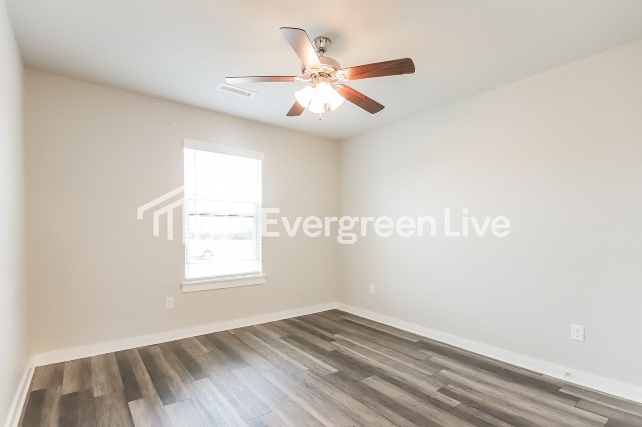 428 N Wyandotte St - Photo 4 of 16