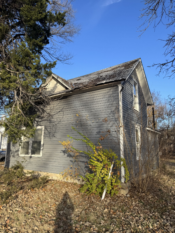 502 South Broadway Street - Photo 2 of 12