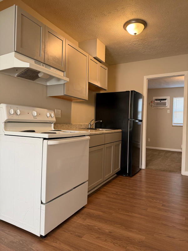 780 Anderson Ave #14 - Photo 2 of 8