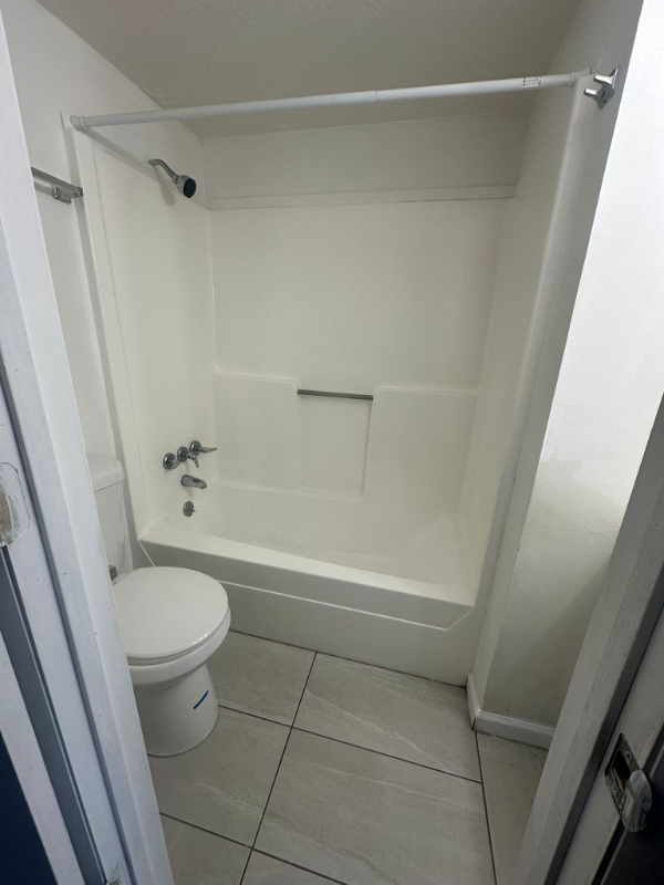 794 Anderson Ave #4 - Photo 3 of 7