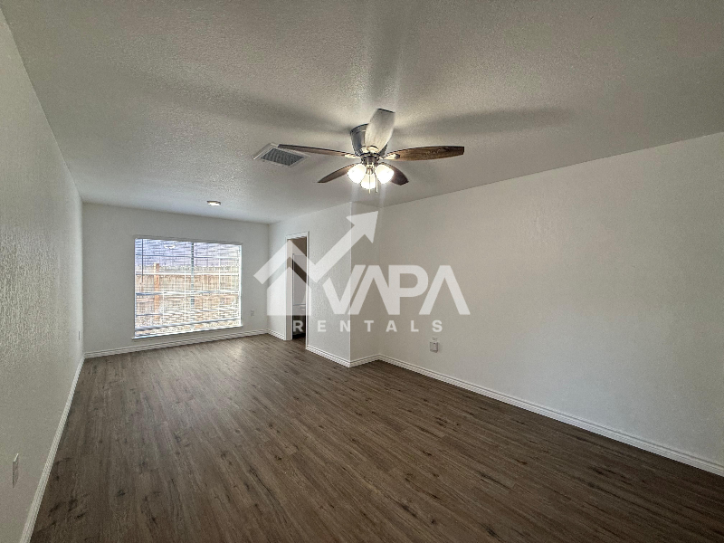 5911 Autumn Lk - Photo 5 of 19