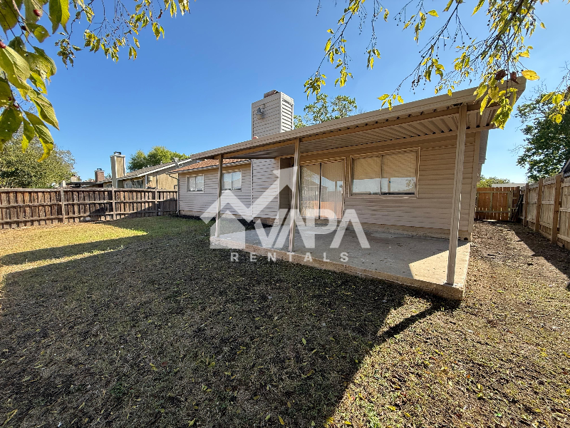 5911 Autumn Lk - Photo 6 of 19