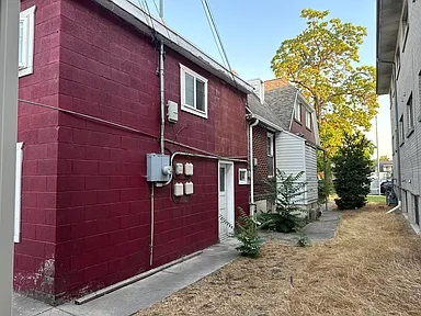 355 En #3 - Photo 3 of 8