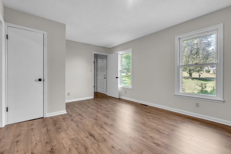 425 Centennial Avenue - Photo 2 of 13