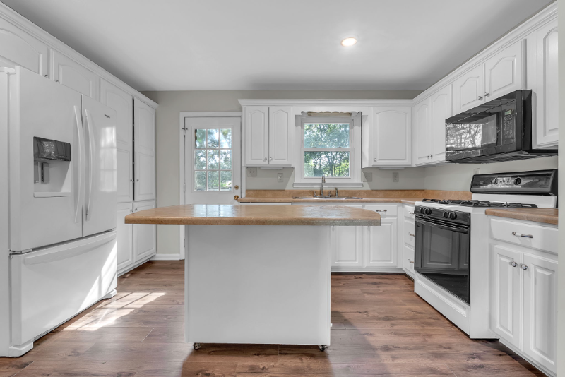 425 Centennial Avenue - Photo 6 of 13