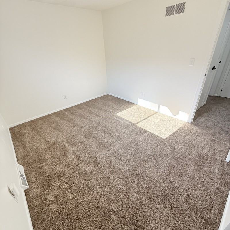 235 Hamilton Ave - Photo 5 of 15