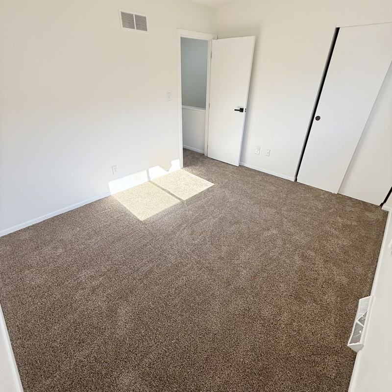 235 Hamilton Ave - Photo 6 of 15