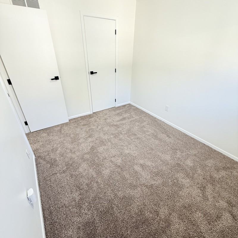 235 Hamilton Ave - Photo 7 of 15