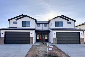 featured image of 2780 N Clark Pkwy