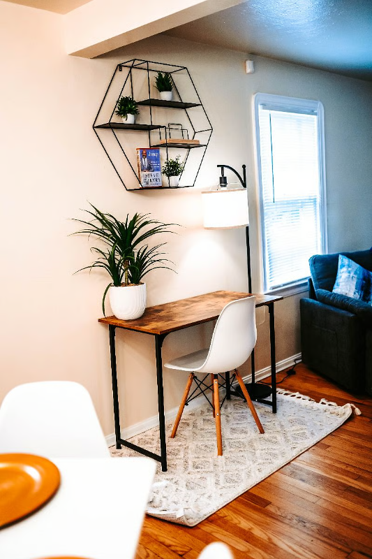 1469 Sherbrook Rd - Photo 4 of 9