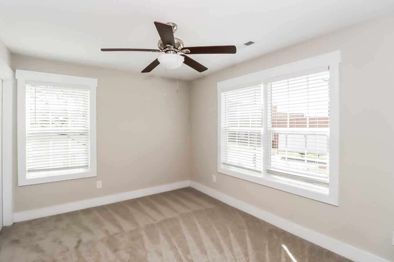 1020 N Oakwood St - Photo 7 of 11