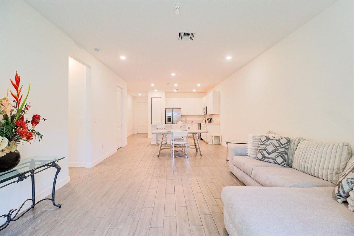 14518 Crawford Brook Lane - Photo 2 of 16