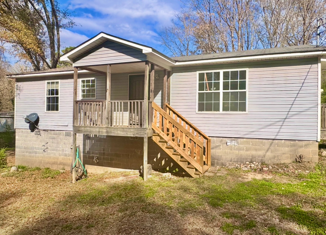 132 Lola St - Photo 2 of 11