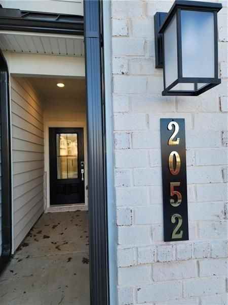 2052 Underwood Drive - Photo 3 of 28