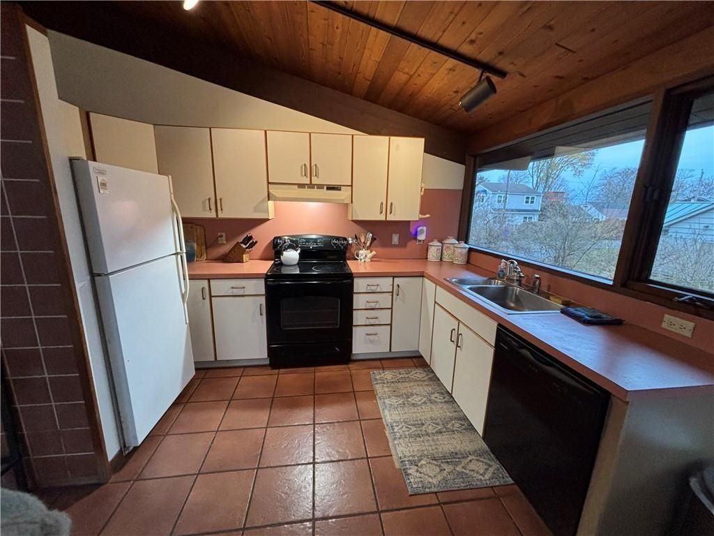 278 Charlestown Beach Road - Photo 5 of 20