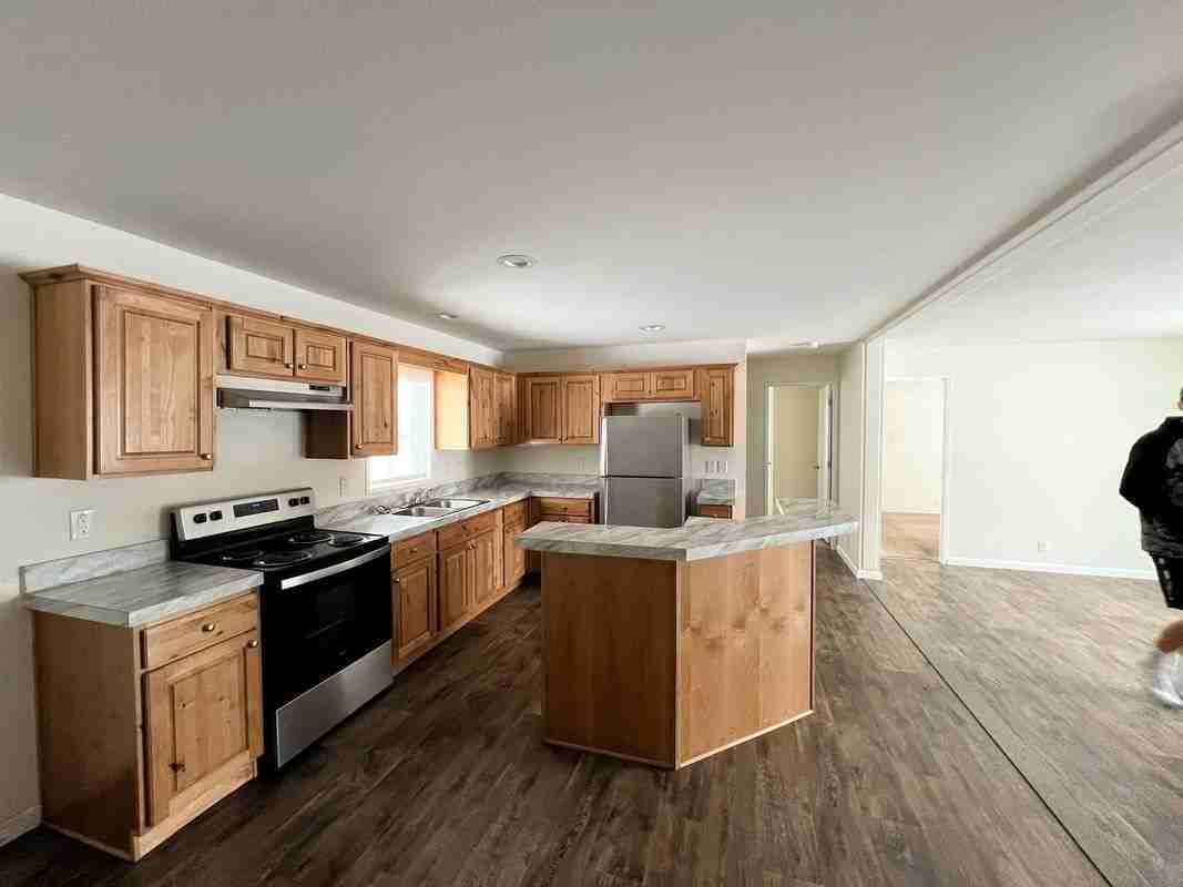 2105 13th St - Photo 2 of 7