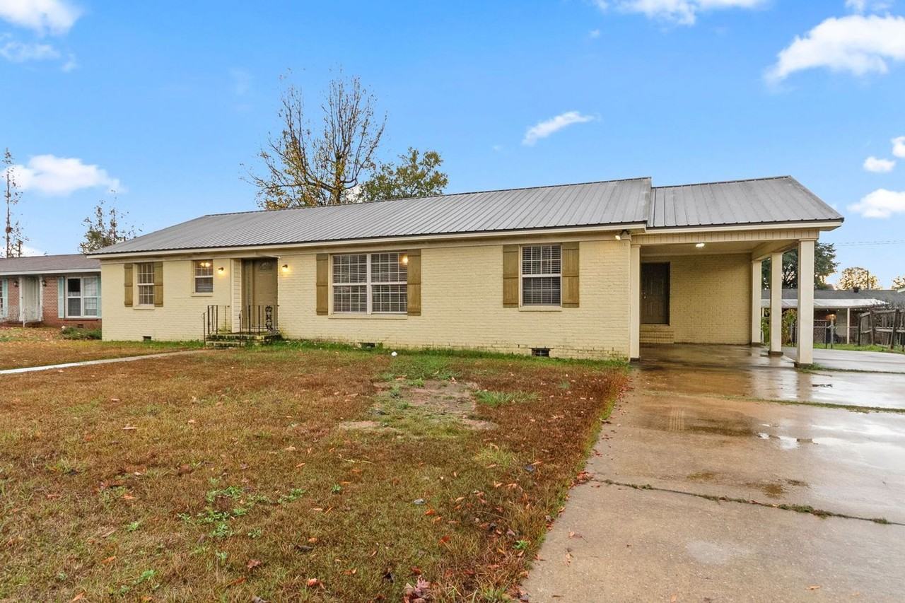 242 Cedar Crest - Photo 2 of 20