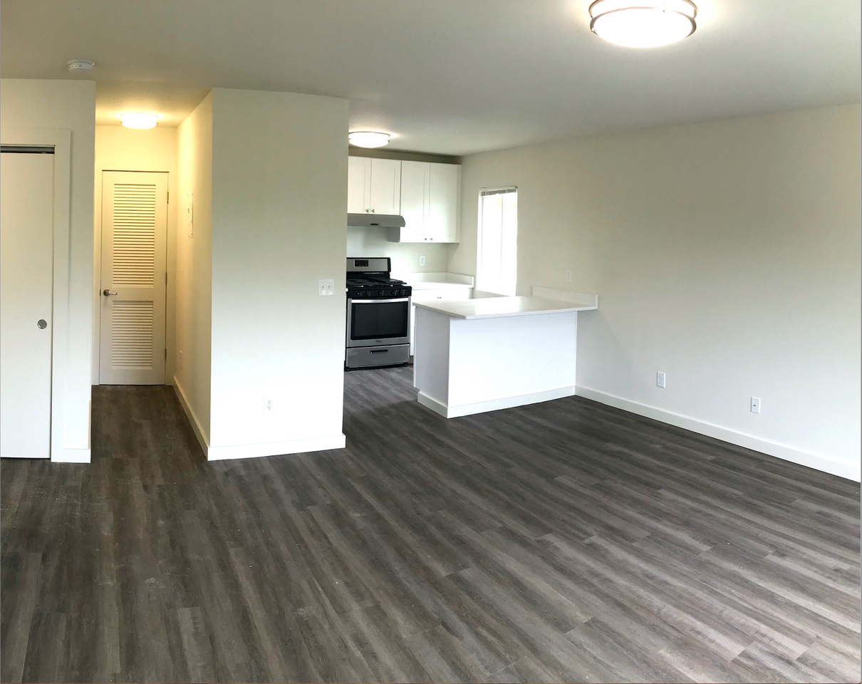 240 LB Elmwood - Photo 3 of 6