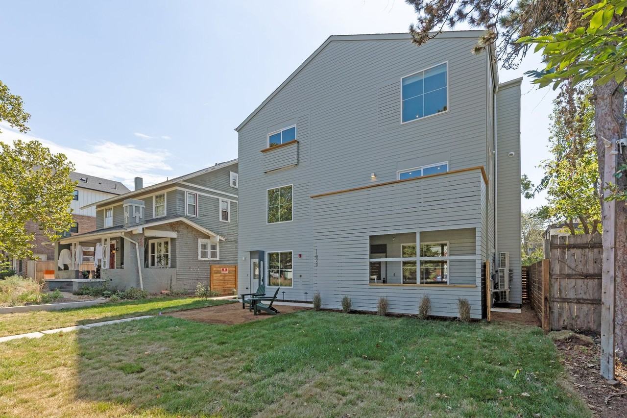 ✨MOVE IN SPECIAL - Photo 2 of 12